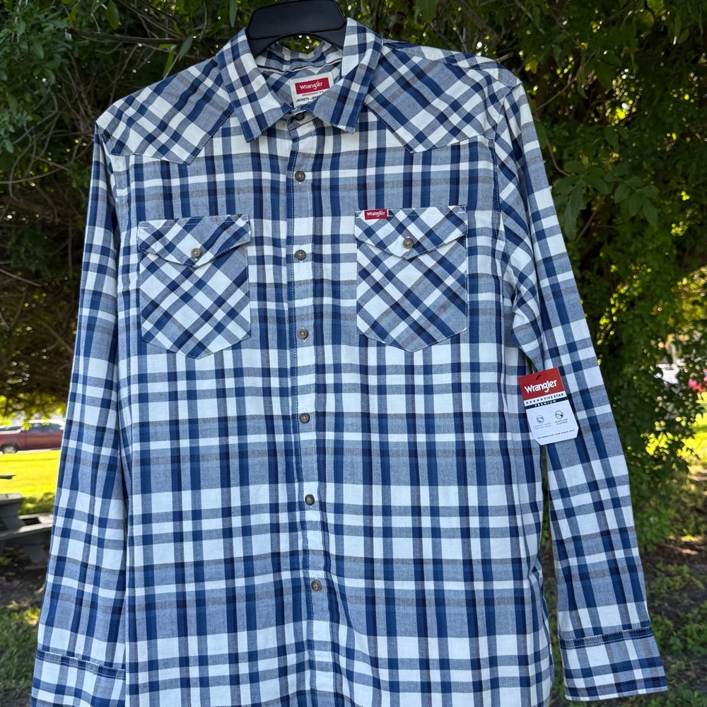 Wrangler Navy and White Checkered Men's Shirt